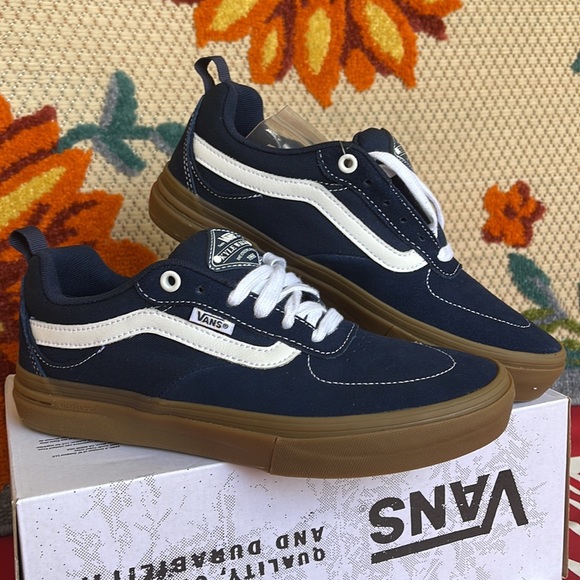 Vans Kyle Walker
Dress Blues/Gum
VNOA5JIEFS1
WMNS sneakers - Picture 6 of 16